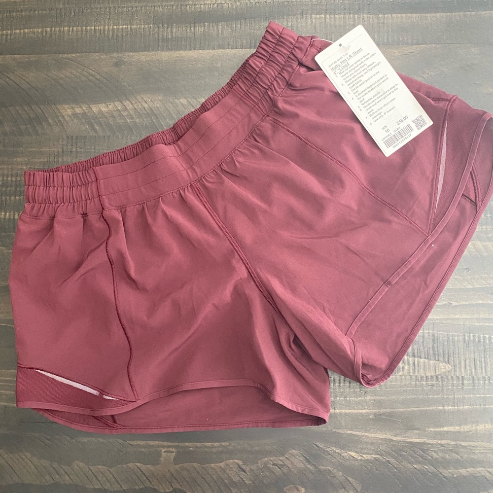 Lululemon Hotty Hot Short 
Long 4"